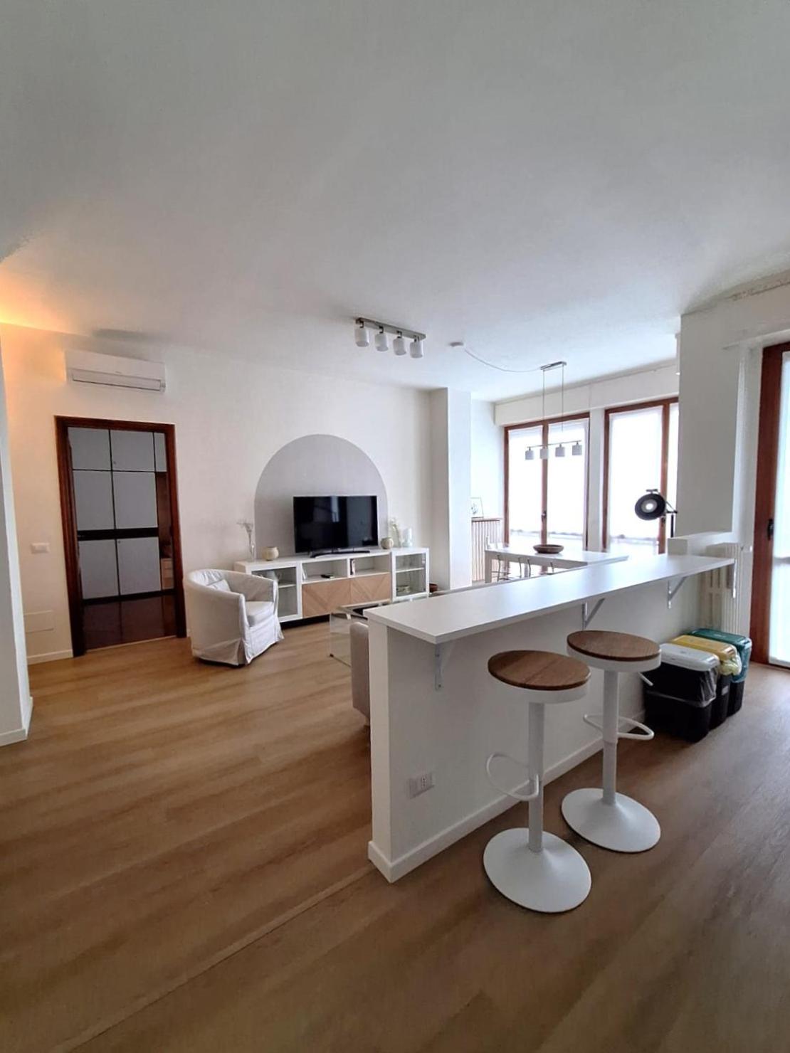Charming Towers Guest House-Apartment Милано Екстериор снимка