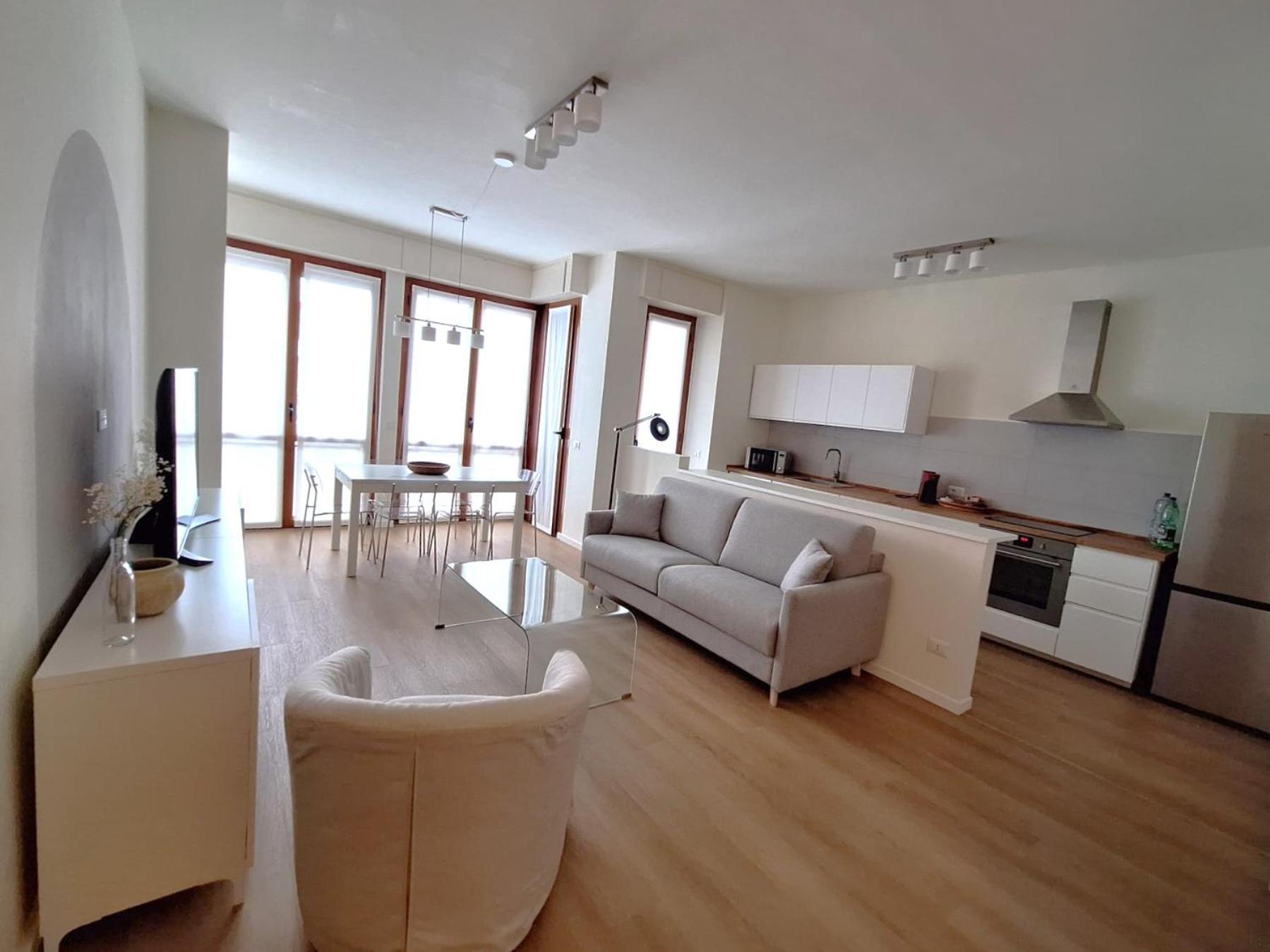 Charming Towers Guest House-Apartment Милано Екстериор снимка